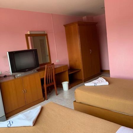 Pat Place Aparthotel Chiang Mai Exterior foto