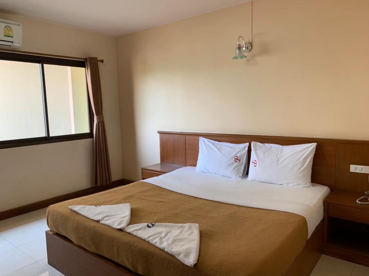 Pat Place Aparthotel Chiang Mai Exterior foto